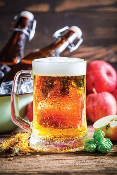 Fresh, cold and homemade apple beer